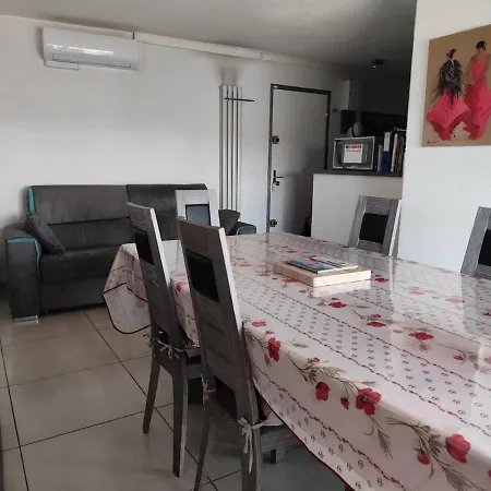 Bel A Port Camargue 2 8 Lits Apartment